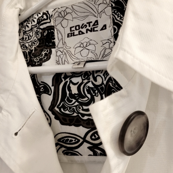 White Trench coat - Picture 2 of 3